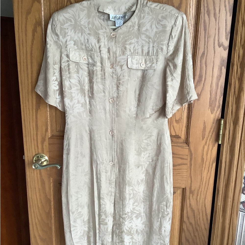 100% silk Vintage Argentini dress.  Size 12, see measurements
